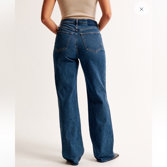 Abercrombie & Fitch Curve Love High Rise 90s Relaxed Jean- 29/8R NWOT - Picture 3 of 6